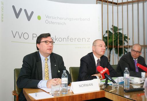 http://www.apa-fotoservice.at/galerie/3122/
Im Bild v.l.n.r.: Dr. Louis Norman-Audenhove (Generalsekretär des Versicherungsverbandes Österreich VVO), Dr. Wolfram Littich (Präsident des Versicherungsverbandes Österreich VVO) und Mag. Alexander Zeh (Leiter Client Services GfK Austria)