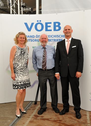 Im BIld v.l.n.r.: VÖEB-GF Mag. Daisy Kroker, Prof. Dr. Ernst Ulrich von Weizsäcker, VÖEB-Präsident Dr. Robert Gruber (AVE)