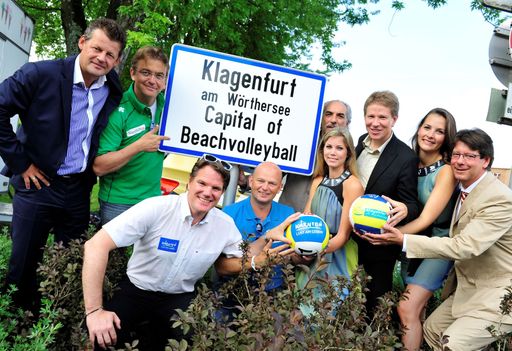  Christian Scheider (Bürgermeister der Stadt Klagenfurt), Hannes Jagerhofer, Mag. Achill Rumpold (Landesrat für Tourismus und Wirtschaft, Christian Kresse (Direktor Kärnten Werbung), Peter Kleinmann (Präsident des ÖVV), Stadtrat Ing. Herbert Taschek, Mag. Klaus Schenn (Dir. Klagenfurt Tourismus)