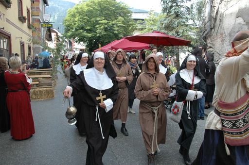 Zum dreizehnten Mal verwandeln sich am 7. und 8. Juli 2012 der historische Markt und das Burgerlebnis Mauterndorf in ein authentisches mittelalterliches Treiben mit einem abwechslungsreichen Programm für alle Mitwirkenden und Besucher.