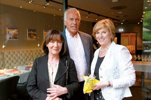 Vorschau Bild von v.l.n.r.: Prof. Heidelinde Weis-Duna, Dr. Reinhold Iro, Mag Susanna Mayerhofer