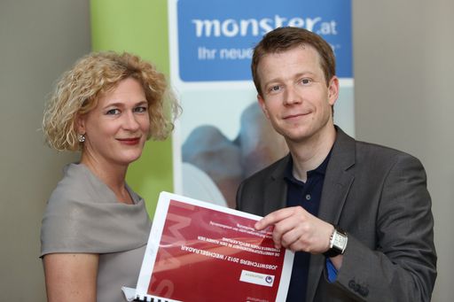 http://www.apa-fotoservice.at/galerie/3150
Im Bild v.l.n.r.: Mag. Barbara Riedl-Wiesinger (Monster Worldwide Austria GmbH), DDr. Paul Eiselsberg (Senior Research Director IMAS
International)