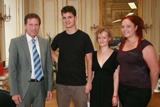  Wissenschafts- und Forschungsminister Dr. Karlheinz Töchterle mit dem neuen Vorsitzteam der Österreichischen HochschülerInnenschaft
