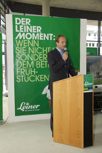 Vorschau Bild von Paul Koch, Geschäftsführer kika/Leiner bei der Firstfeier