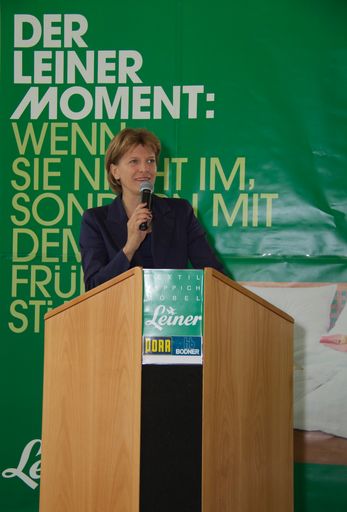 Vorschau Bild von Mag. Christine Oppitz-Plörer, Frau Bürgermeister von Innsbruck bei der Firstfeier