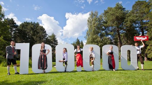 Ein Grund zum Feiern: Die Tirol-Fanpage auf Facebook erreichte am 12. Juli, den 100.000sten Fan.