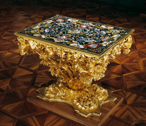  Vergoldeter Holzfuß von Giovanni Giuliani (1664-1744) für eine Pietra Dura-Tischplatte von Piero Pandolfini, 1711
Lindenholz geschnitzt, schwer vergoldet und versilbert