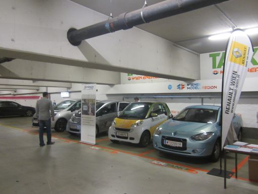 WIPARK und Wien Energie stellten gestern im Rahmen der Wiener Modellregion Elektro-Fahrzeuge gratis zur Verfügung. Im Bild: Testfahrzeuge verschiedener Hersteller
