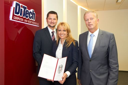 http://www.apa-fotoservice.at/galerie/3208
Im Bild v.l.n.r. Damian Izdebski (DiTech-Gründer), Mag. Aleksandra Izdebska (DiTech-Gründerin) und Bundesminister Reinhold Mitterlehner