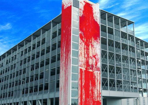  einzigartiges Mobilitäts- und Energiekonzept bietet das kürzlich fertig gestellte Parkhaus Donaumarina in Wien, das von der Aucon Real Estate Group entwickelt wurde. Autarke Energieversorgung, 20 Stromtankstellen und eine eigene Fahrradgarage zeichnen das Haus aus