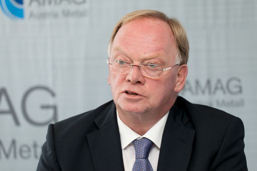 http://www.apa-fotoservice.at/galerie/3231/
Im Bild: KommR Dipl.-Ing. Gerhard Falch (Vorstandsvorsitzender AMAG Austria Metall AG)