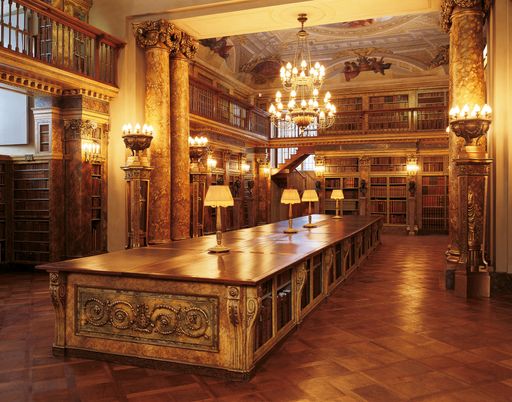  Die klassizistische Bibliothek Joseph Hardtmuths (1758-1816) in der Adaptierung durch Gustav Ritter von Neumann im Erdgeschoß des GARTENPALAIS Liechtenstein, entstanden 1791, in das GARTENPALAIS übertragen 1912-1914.