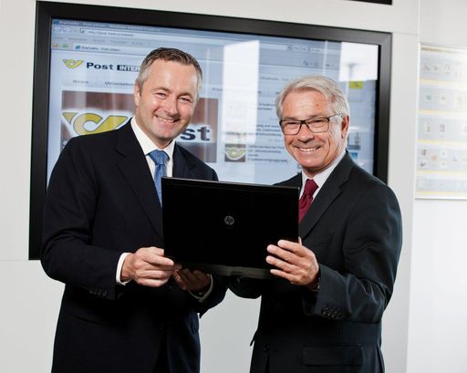 Hannes Ametsreiter, Generaldirektor A1 und Telekom
Austria Group und Georg Pölzl, Generaldirektor der Post AG, freuen
sich über das gelungene IT-Outsourcing Projekt.