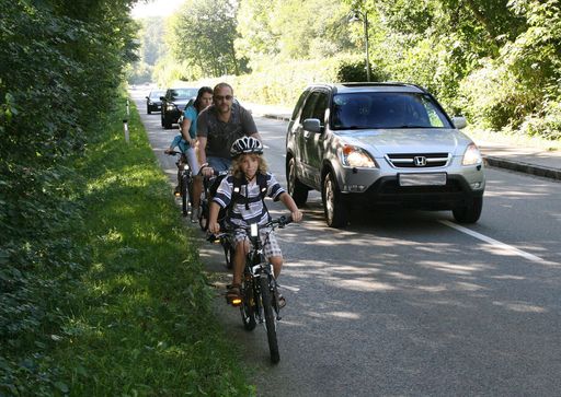  Mit dem neuen Radweg kann die Verkehrssituation an
der Süduferstraße für Radfahrer erheblich entschärft werden.