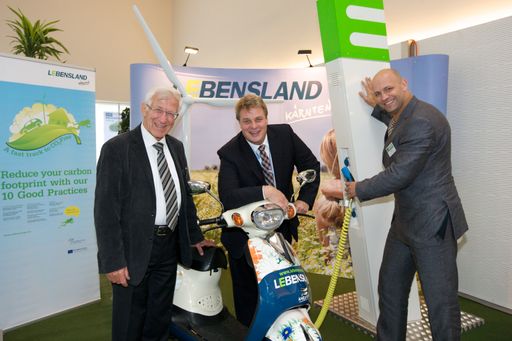 Vorschau Bild von Die Keynote Sprecher von 2011 Franz Alt und Lars
Thomsen mit Projektleiter Gerald Miklin (Lebensland Kärnten) (v.l.)