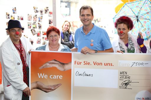 Vorschau Bild von ING-DiBa Ring Radln brachte den CliniClowns 7.500
Euro