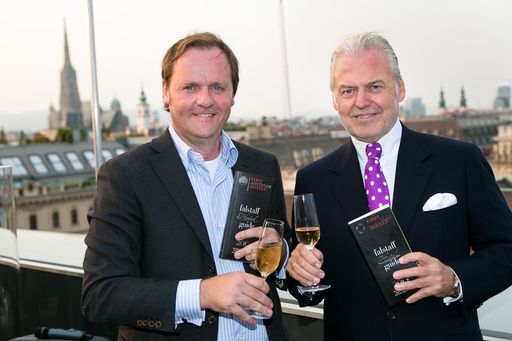 http://www.apa-fotoservice.at/galerie/3314 Sepp
Schellhorn, Präsident der Österreichischen Hoteliervereinigung, und
Wolfgang M. Rosam, Herausgeber des Falstaff, präsentieren den
Hotelguide "First Austrian Hotels 2013" im neu eröffneten Ritz
Carlton in Wien.