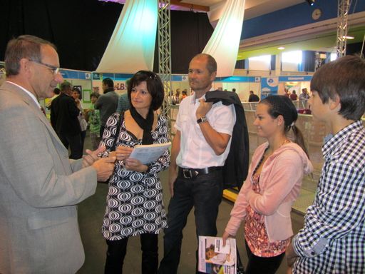 Bei der Jugendmesse "Zukunft.Arbeit.Leben." informieren die AKNÖ
und ihre Partner Eltern und SchülerInnen über Berufe und
Weiterbildungsmöglichkeiten nach der Pflichtschule.