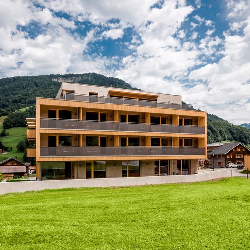  Neue und alte Holzarchitektur vereint der
Bregenzerwald auf anregende Weise.