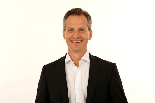  Brezovich (41) ist seit über 20 Jahren im
Event-Business tätig und hat bis dato im internationalen
Agenturnetzwerk genauso reüssiert wie im öffentlichen Bereich als
Organisator von Silvesterpfad, Eistraum und Film Festival am
Rathausplatz.