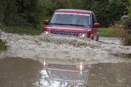 Vorschau Bild von Action, Lernen und "Erfahren" auf den Prüf-Parcours
der Land Rover Experience