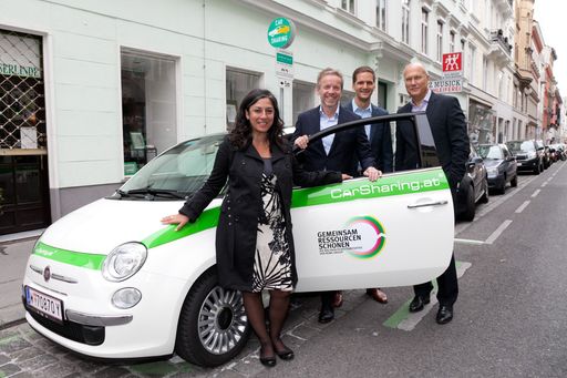  http://www.apa-fotoservice.at/galerie/3362/ Im Bild
v.l.n.r.: Maria Vassilakou (Vizebürgermeisterin und amtsführende
Stadträtin), Christof Fuchs (Geschäftsführer Zipcar Austria GmbH),
Frerk-Malte Feller (Präsident Zipcar Europa), Frank Hensel
(Vorstandsvorsitzender REWE International AG)