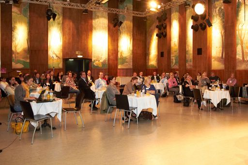 Vorschau Bild von Blick ins Publikum bei der OTSconnect-Veranstaltung
zum Thema "Mobile Reife? Information in Zeiten grenzenloser
Freiheit" am 19. September im Funkhaus Wien