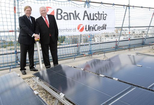 Eröffnung mit Michael Häupl, Bürgermeister der
Stadt Wien und Willibald Cernko, Vorstandsvorsitzender der Bank
Austria
