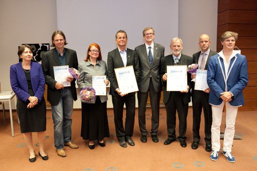  http://www.apa-fotoservice.at/galerie/3383/ Im Bild
v.l.n.r.: Laura Kansikas-Debraise (Gesandte-Botschaftsrätin,
Botschaft von Finnland), Juhana Lampinen (Geschäftsführer Rework365
Consulting), Asta Eder (Geschäftsführerin Asta Eder Composites
Consulting), Thomas Hohenauer (Geschäftsführer Tieto Austria GmbH),
Mika Hammarberg (Präsident Finnisch-Österreichisches
Wirtschaftsforum), Kurt Neuhauser (Alt-Geschäftsführer Neuhauser
Specksteinöfen GmbH & CoKG), Stefan Rudolf (Sales Manager CLT Stora
Enso Wood Products GmbH), Werner Merzeder (Leiter Finpro
Aussenhandelsbüro)