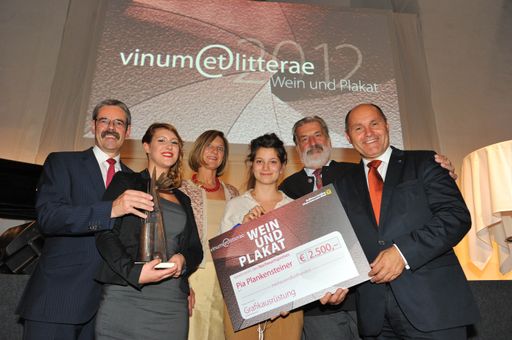 Vlnr.: Obmann Mag. Erwin Hameseder, Julia Dumps,
Mag. Barbara Posch, Pia Plankensteiner, Comm. Gerhard Tötschinger,
LH-Stv. Mag. Wolfgang Sobotka
