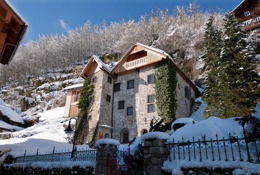  Das Heritage.Hotel Hallstatt**** - eine der
exklusivsten Urlaubsadressen Österreichs, die aus drei Denkmal
geschützten und stilvoll renovierten Bürgerhäusern besteht.