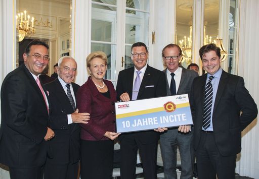 v.l.n.r.: KR Heinz Stiastny (GF ÖBB-Postbus), Dr.
René Alfons Haiden (Aufsichtsratspräsident der Alizee-Bank), BM aD.
Maria Rauch-Kallat, Alfons Helmel (GF incite GmbH), Dr. Georg
Kraft-Kinz (Generaldirektor-Stv. Raiffeisenlandesbank NÖ-Wien) und
Mag. Christoph Neumayer (Generalsekretär der IV)