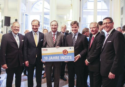Vorschau Bild von : v.l.n.r.: Dr. Erhard Grossnigg (GF E.F. Grossnigg
Finanzberatung und Treuhandgesellschaft), FV-Obmann KR Alfred Harl,
WKO-Präsident Dr. Christoph Leitl, IV-Generalsekretär Mag. Christoph
Neumayer, Kapsch-Vorstand Dr. Kari Kapsch und incite-GF Alfons
Helmel