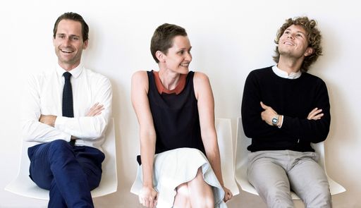  Erste Österreicher im exklusiven Club der "European
Design Leaders". Im Bild (v.l.n.r.): Gerhard Andraschko, Christina
Andraschko und Alexander Stürzer von der Salzburger Design- und
Werbeagentur Linie 3.
