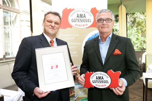 http://www.apa-fotoservice.at/galerie/3432/ Im Bild
v.l.n.r.: Jan Satek (Vorstandsvorsitzender Zielpunkt), Dr. Stephan
Mikinovic (Geschäftsführer der AMA-Marketing)