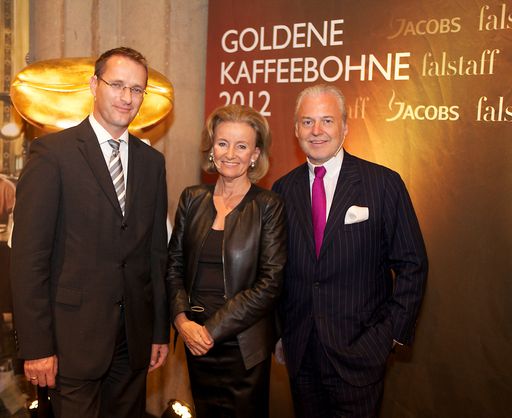 http://www.apa-fotoservice.at/galerie/3427 Die
Prämierung der besten Kaffeehäuser, Konditoreien sowie
Gastronomiebetriebe mit der Goldenen Kaffeebohne lag heuer erstmals
in der Hand der Falstaff Gourmetclub-Mitglieder.