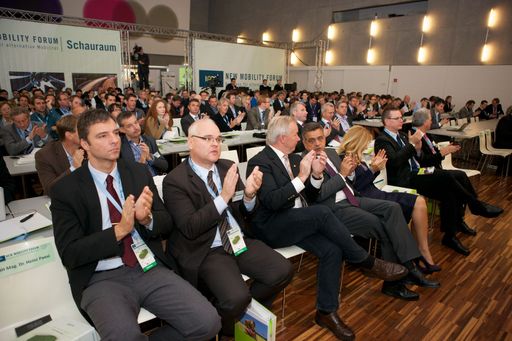 Vorschau Bild von Rund 300 Teilnehmer werden für das NEW MOBILITY
FORUM 2012 in der Blumenhalle St. Veit erwartet.