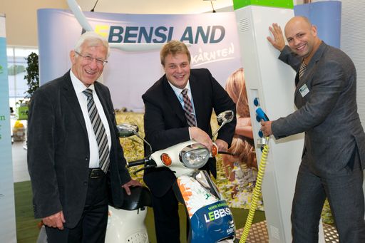 Vorschau Bild von Die Keynote Sprecher des Vorjahres Lars Thomsen und
Franz Alt mit Gerald Miklin, Projektleiter von Lebensland Kärnten.