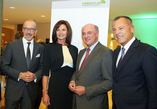 http://www.apa-fotoservice.at/galerie/3487/ Im Bild
v.l.n.r. Univ.-Prof. Dr. Siegfried Meryn, Mag. Hildegard Monsberger
(Landesleiterin Merkur NÖ), Landeshauptmann NÖ Dr. Erwin Pröll und
Kommerzialrat Alois Sundl (Generaldirektor Merkur Versicherung AG)