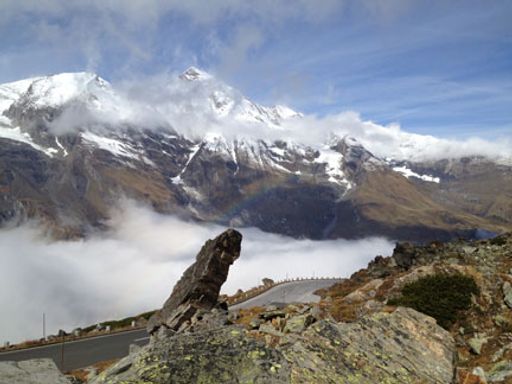  Besucher der Großglockner Hochalpenstraße
genießen jetzt den prachtvollen "goldenen Herbst" im Hochgebirge.