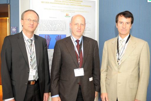 http://www.apa-fotoservice.at/galerie/3534 Im Bild
v.l.n.r.: Prim. Dr. Thomas Hintringer, ,Univ. Prof. Dr. med. Gerhard
Pierer und Univ. Doz. Dr. med. Helmut Hoflehner