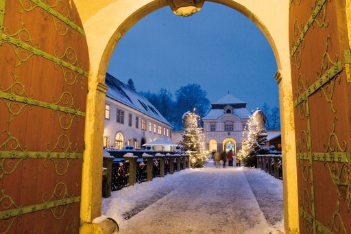 Advent, Weihnachten und Jahreswechsel im
Klösterreich mit attraktivem Programm. Informationen bei
www.kloesterreich.at, wo auch Klösterreich-Gutscheine bestellt
werden können.