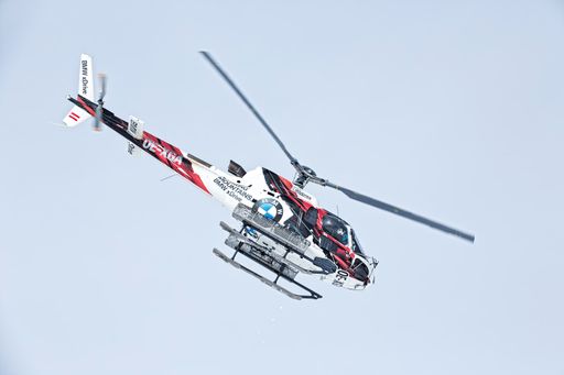  Hubschrauber der Wucher-Flotte im speziellen
BMW-Design.