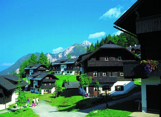  Die österreichischen Resorts und Residenzen
befinden sind in Wien, St. Michael, Zell am See, Saalbach, Bad
Gastein (alle im Salzburger Land) sowie in Bad Kleinkirchheim und in
Sonnleitn (beide in Kärnten). 2013 wird ein neues Städteresort in
der Stadt Salzburg eröffnet.