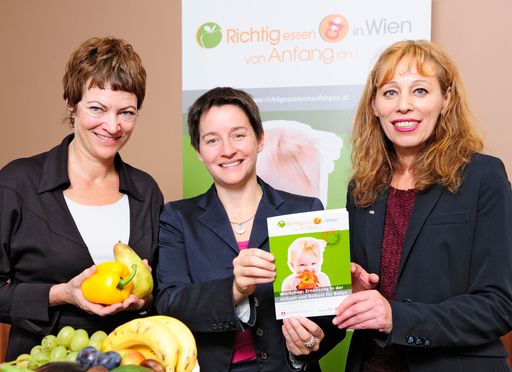 Im Bild (v.l.n.r.): Mag.a Hanni Rützler,
Ernährungswissenschafterin, Genussexpertin und inhaltliche
Projektleiterin, Mag.a Sonja Wehsely, Wiener Stadträtin für
Gesundheit und Soziales, Mag.a Ingrid Reischl, Obfrau der Wiener
Gebietskrankenkasse
