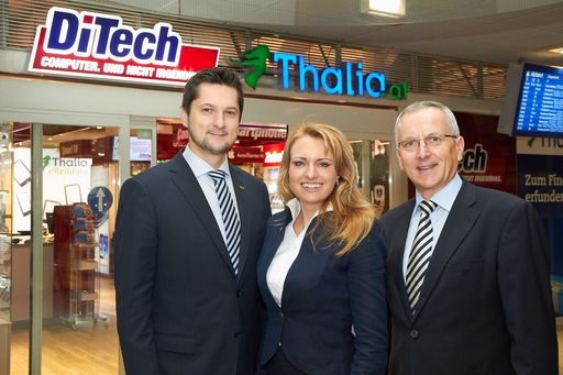  http://www.apa-fotoservice.at/galerie/3564 Im Bild
v.l.n.r. Damian Izdebski und Aleksandra Izdebska, DiTech-Gründer,
und Josef Pretzl, Geschäftsführer Thalia Österreich