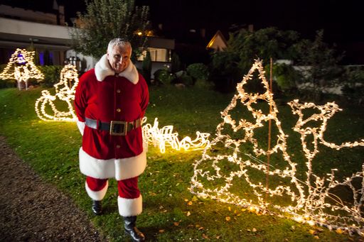 Vorschau Bild von Making of: Im Fokus der Weihnachtskampagne stehen
zum vierten Mal in Folge Hans Krankl und der britische
Jungschauspieler Morgan Heath.