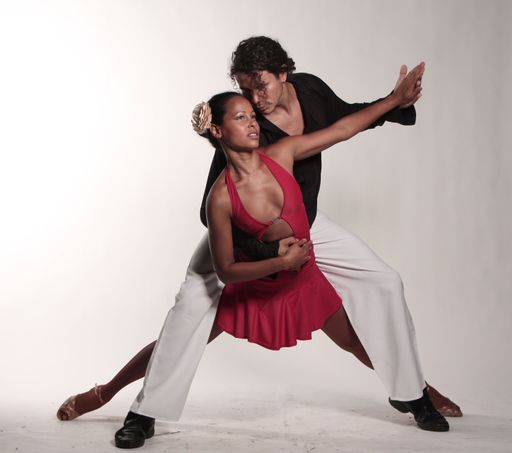 Nancy Castillo und Joel Nino in CHICA DANCE.