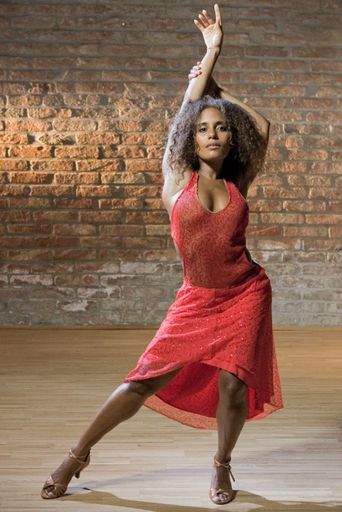 Vorschau Bild von Kenia Bernal, Hauptdarstellerin in CHICA DANCE.