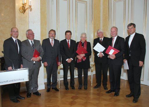 Hohe Auszeichnungen der Republik für Chorherr,
Hösele, Jurenitsch, Linhart, Reikerstorfer, und Tschugguel